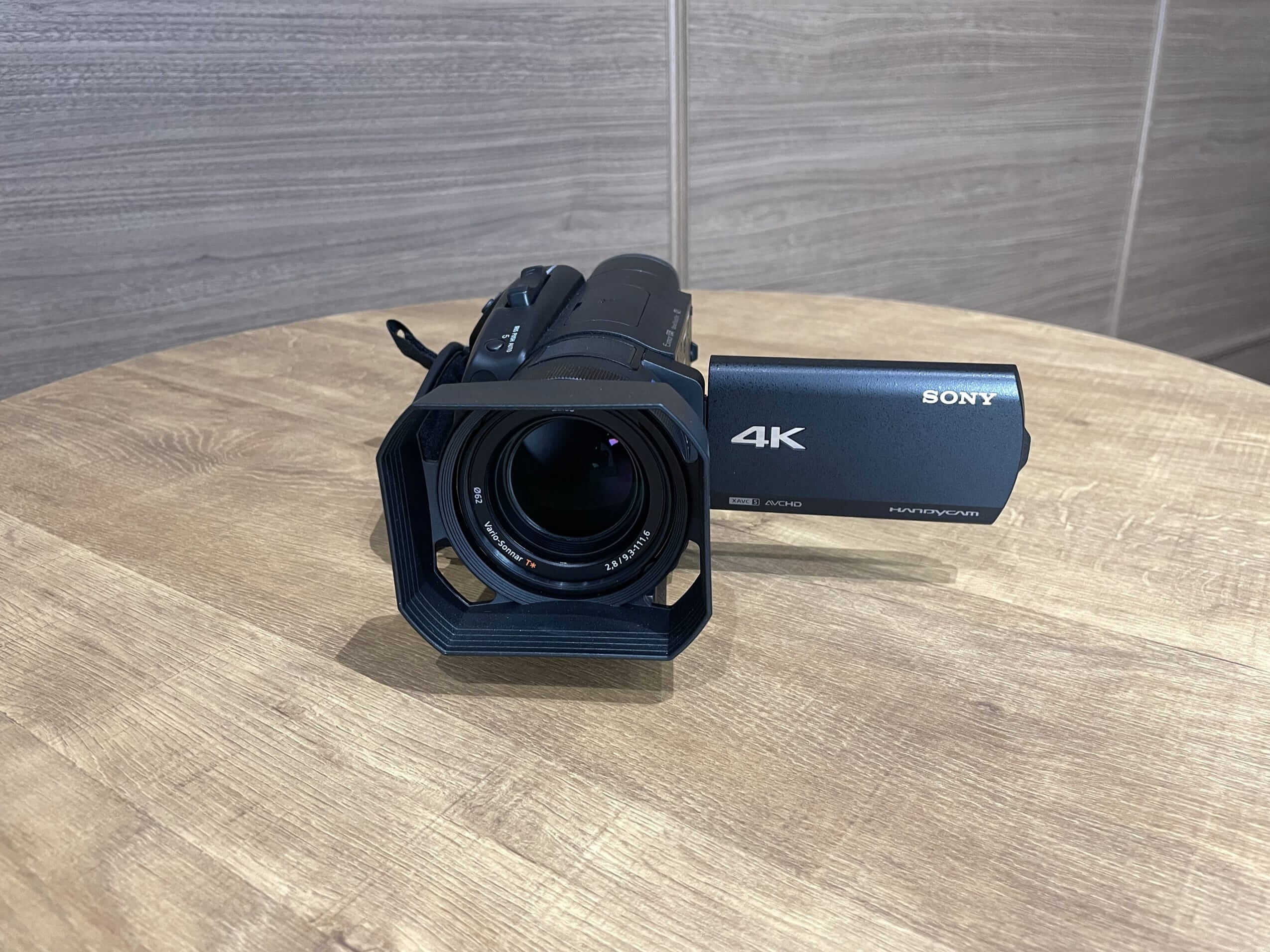 SONYハンディカム FDR-AX700